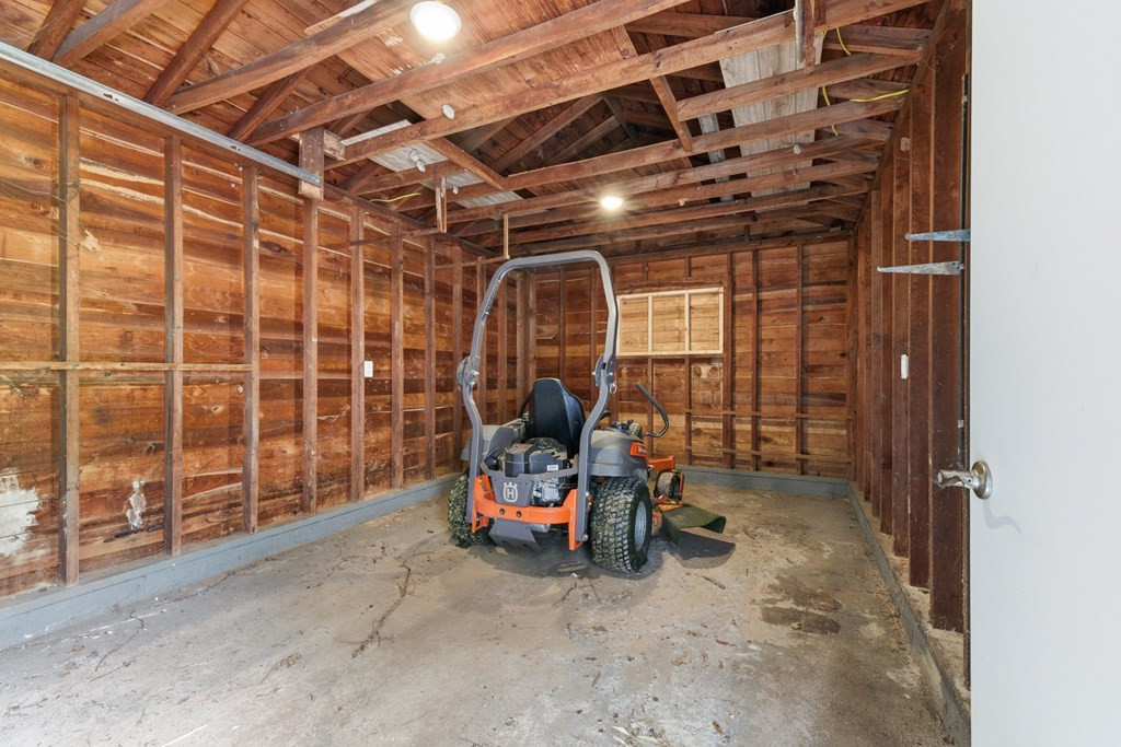 39 Justus Property Photo 24