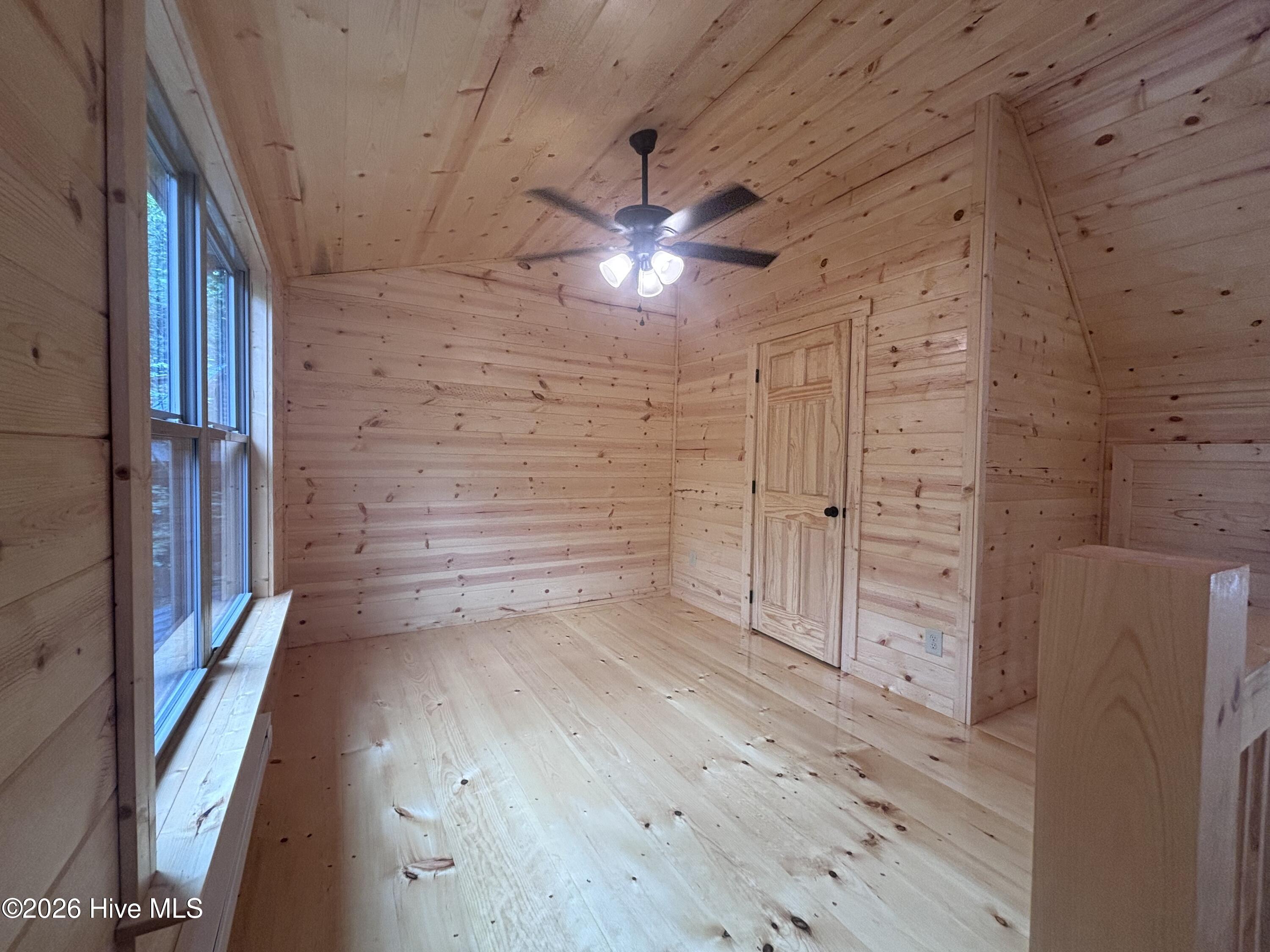 730 Whispering Ridge Drive Property Photo 7