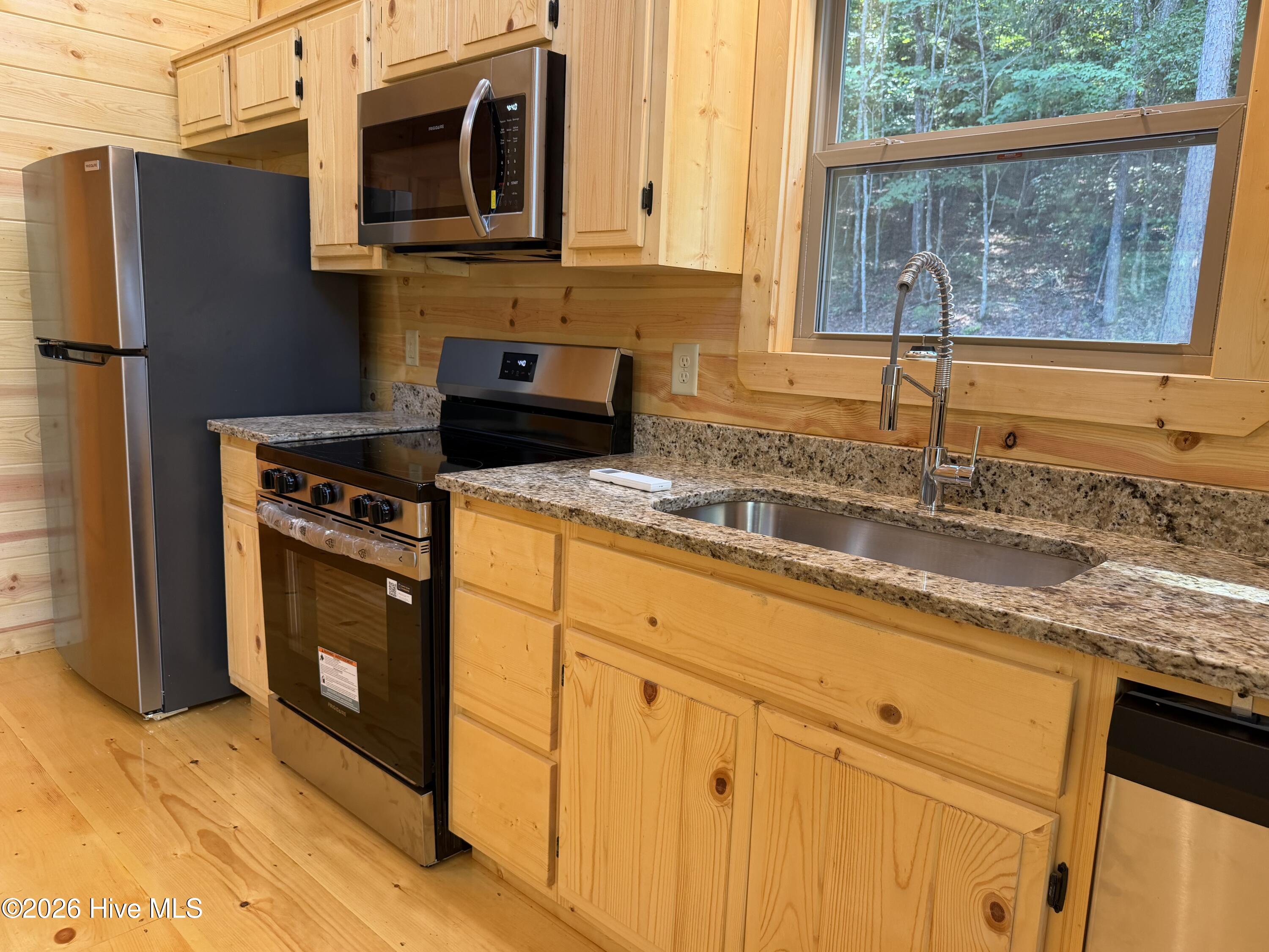 730 Whispering Ridge Drive Property Photo 10