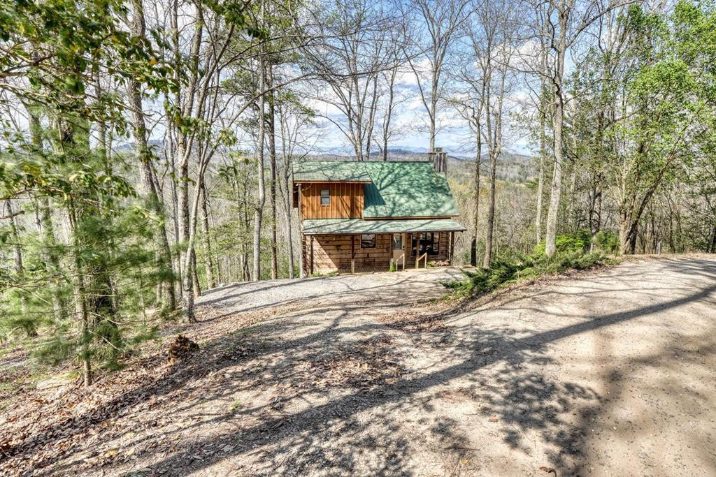 340 Mountain Top Drive Property Photo 2