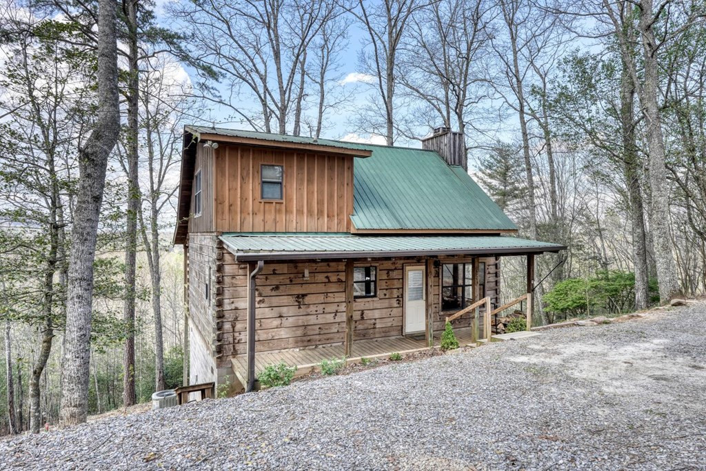 340 Mountain Top Drive Property Photo 5