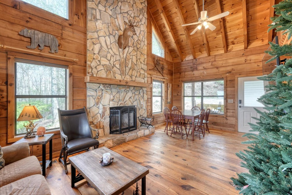 340 Mountain Top Drive Property Photo 8
