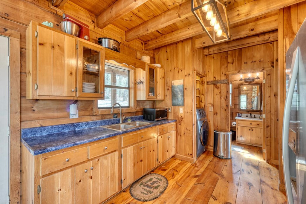 340 Mountain Top Drive Property Photo 13