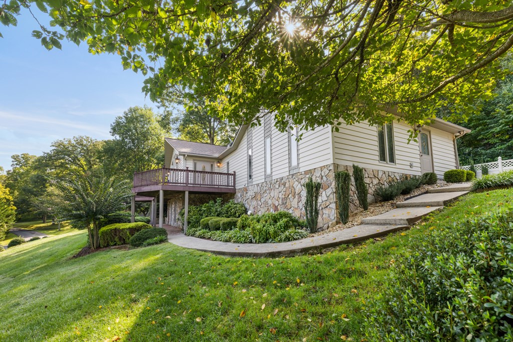 1396 Deerfield Road Property Photo 6