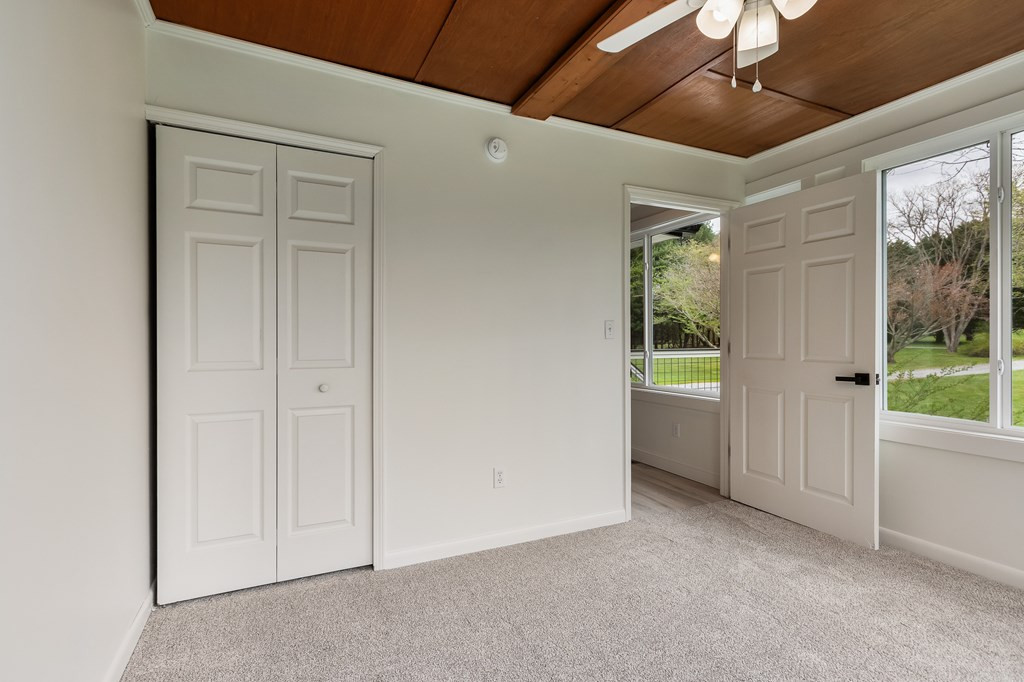284 Smokeford Road Property Photo 13