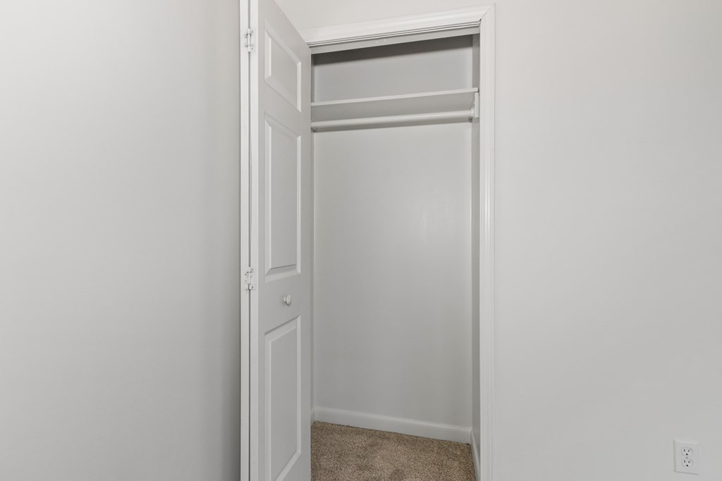 284 Smokeford Road Property Photo 14