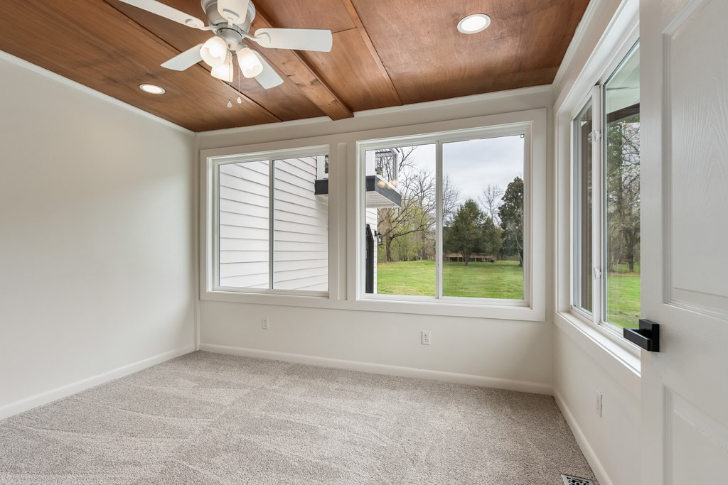 284 Smokeford Road Property Photo 21