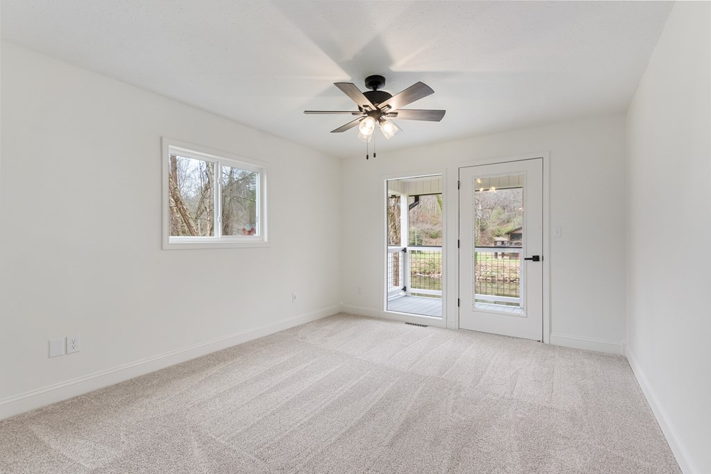 284 Smokeford Road Property Photo 41