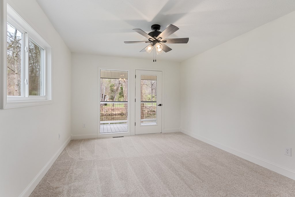 284 Smokeford Road Property Photo 45
