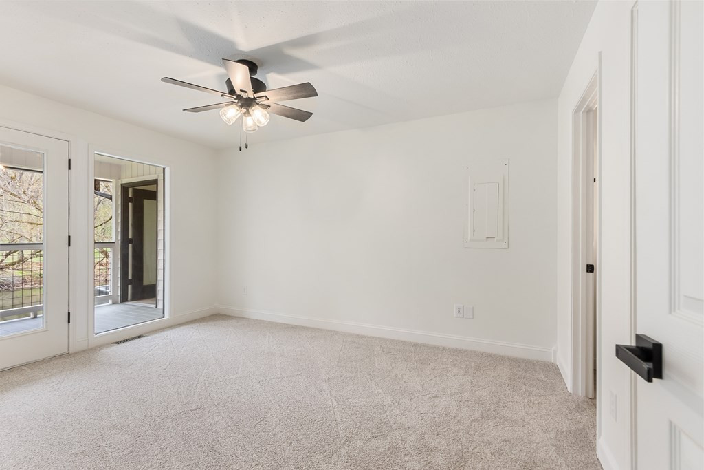 284 Smokeford Road Property Photo 65