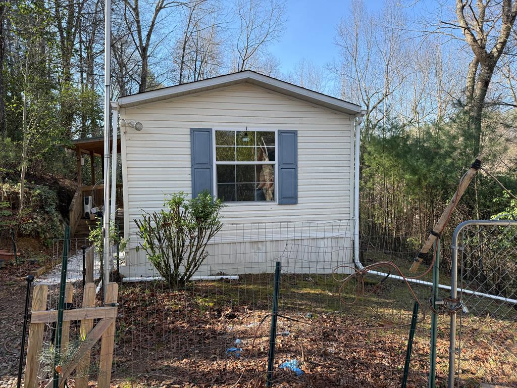 108 Sue Lane Property Photo 1
