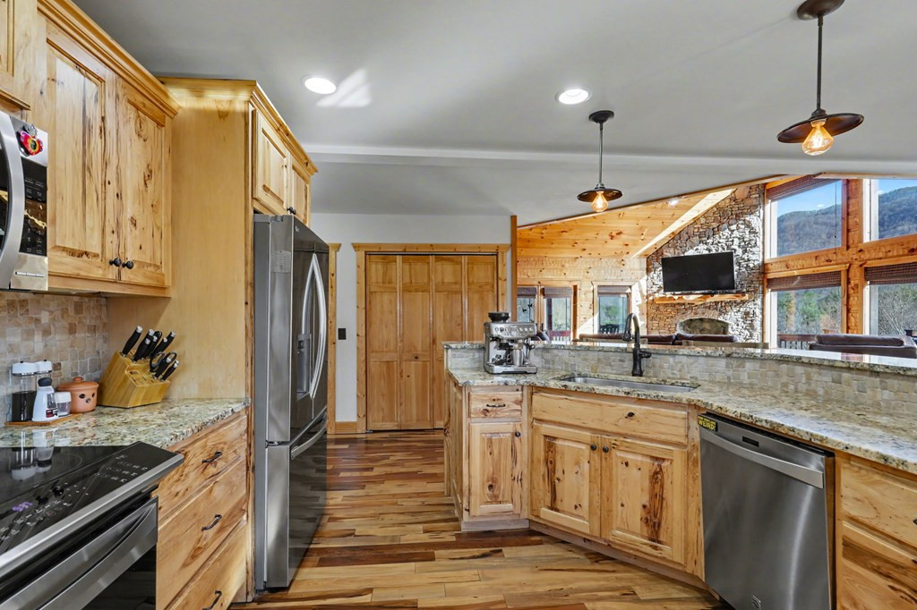 4760 Anderson Road Property Photo 12