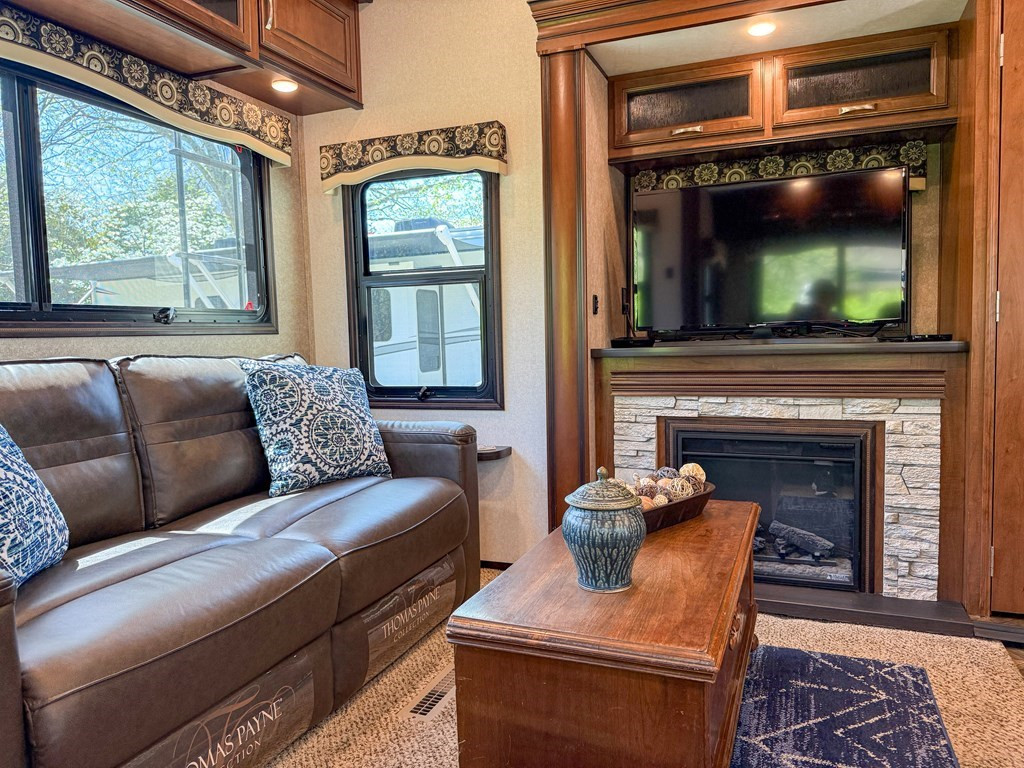 115 Apache Bend Property Photo 7