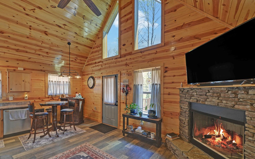 85 Travelers Trail Property Photo 6