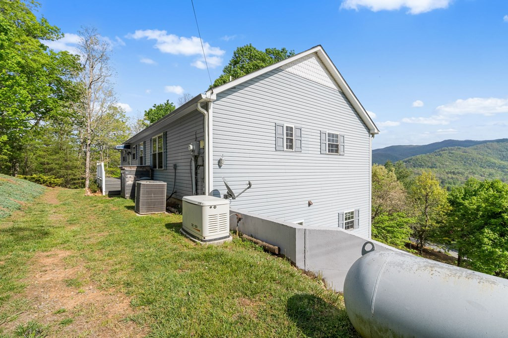 619 Pounding Mill Loop Property Photo 17