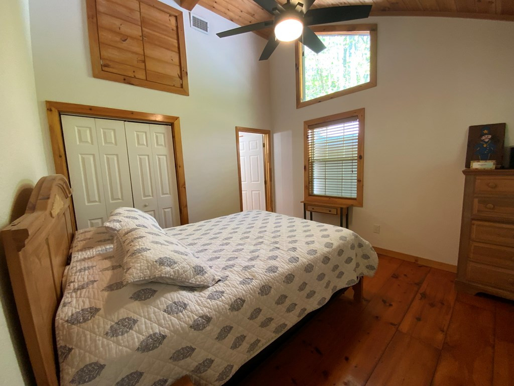 433 Damon's Trail Property Photo 14