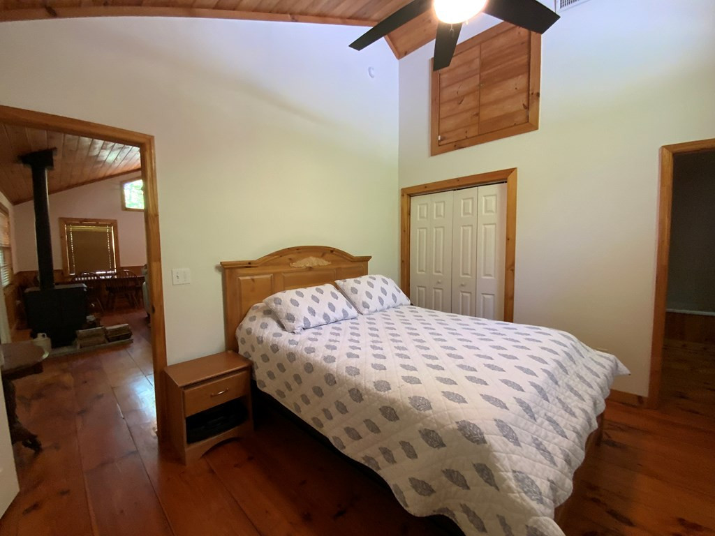 433 Damon's Trail Property Photo 17