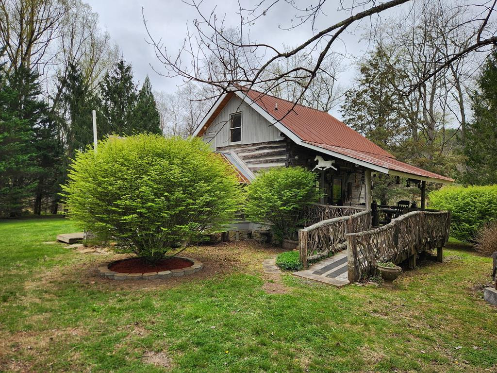 1064 Muskrat Creek Road Property Photo 1