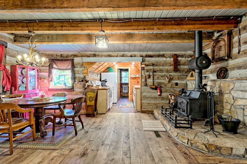 1064 Muskrat Creek Road Property Photo 5