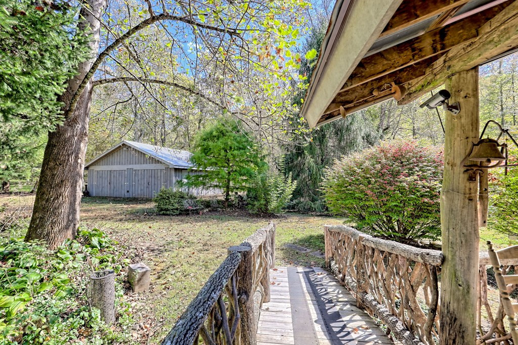 1064 Muskrat Creek Road Property Photo 11