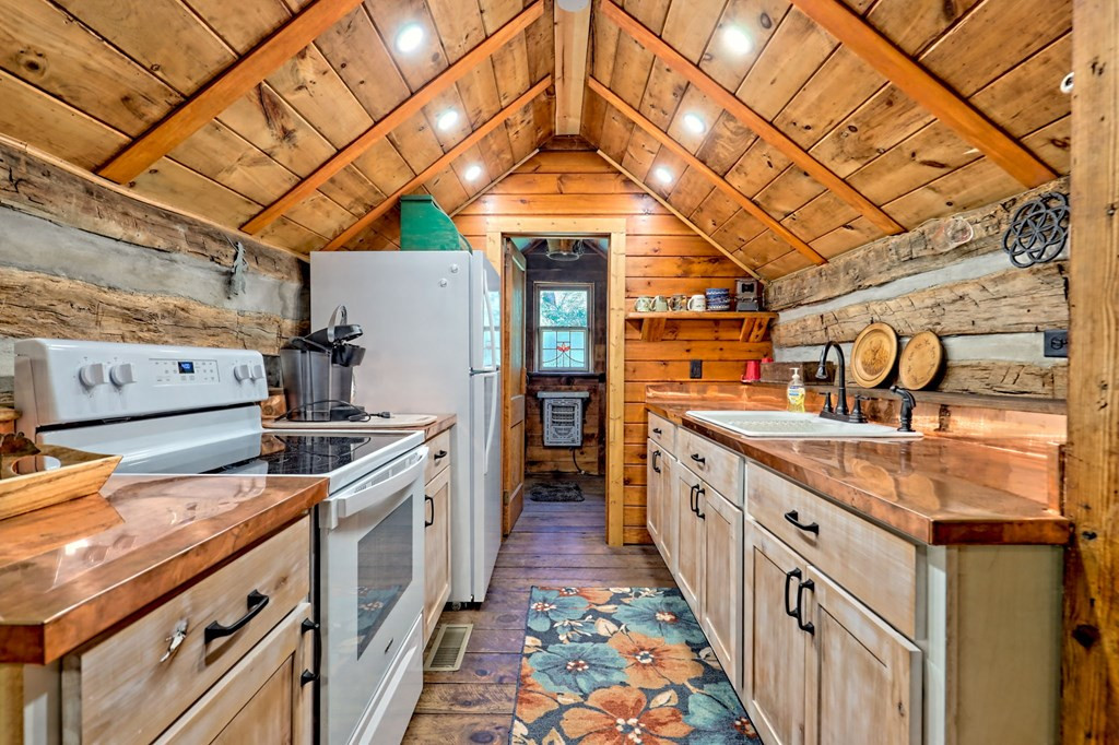 1064 Muskrat Creek Road Property Photo 17