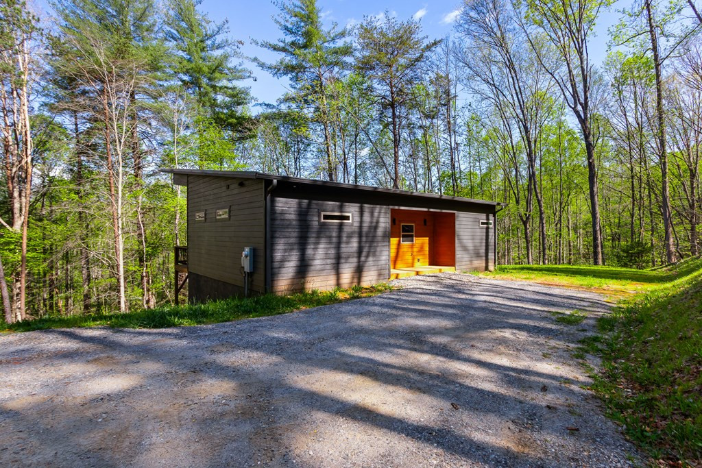 73 Oak Branch Drive Property Photo 2