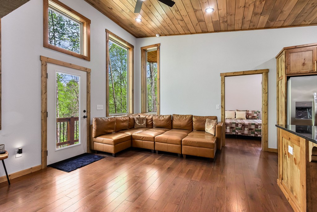 73 Oak Branch Drive Property Photo 12