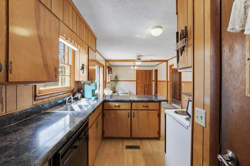 1266 Ford Road Property Photo 10