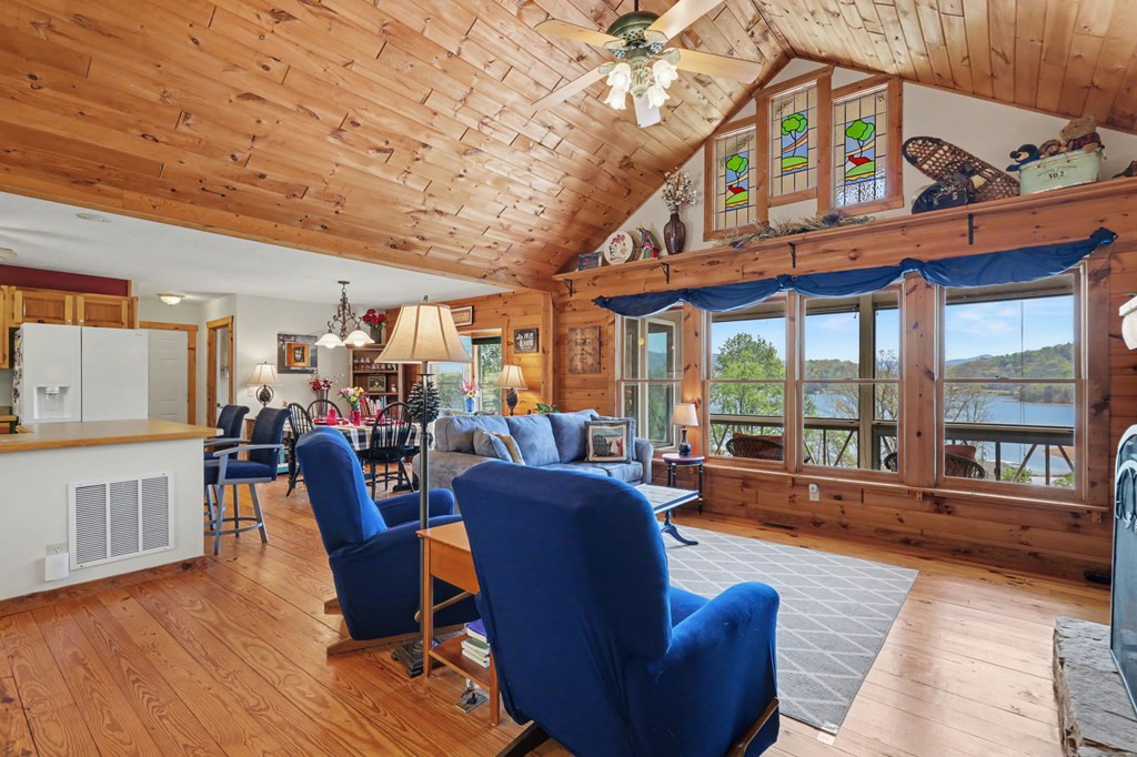 1930 Lakeview Summit Drive Property Photo 9