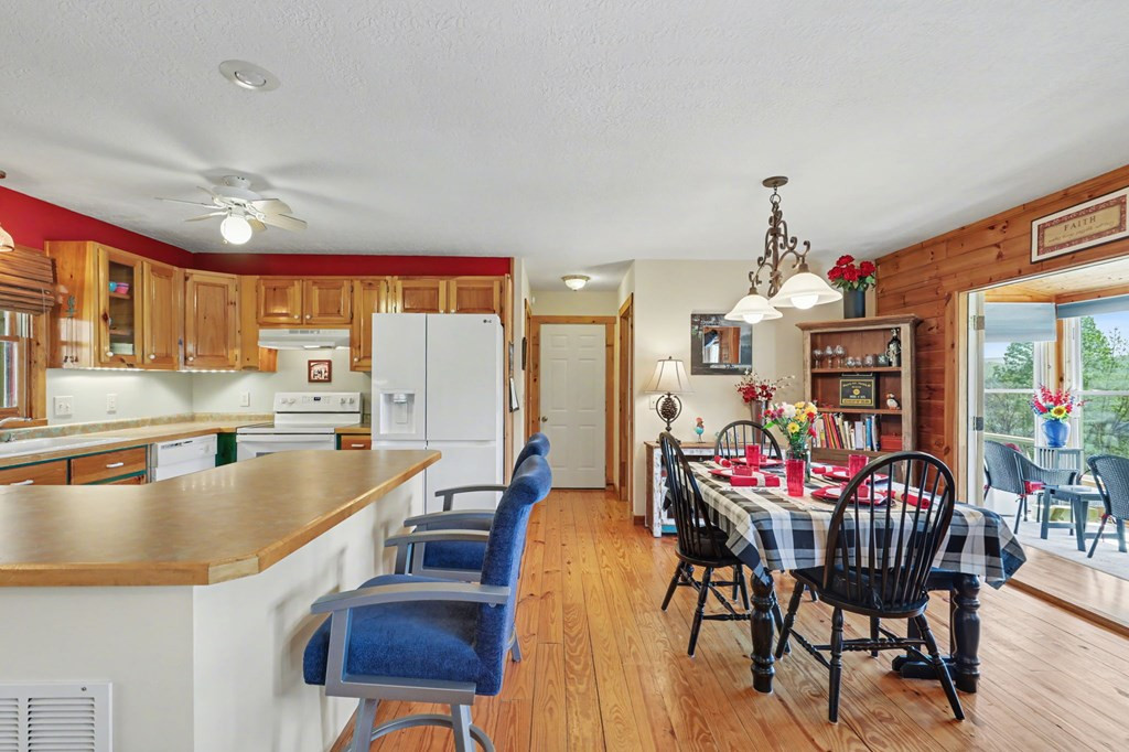 1930 Lakeview Summit Drive Property Photo 11