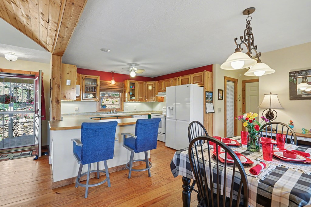 1930 Lakeview Summit Drive Property Photo 12