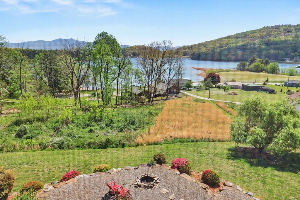 1930 Lakeview Summit Drive Property Photo 23