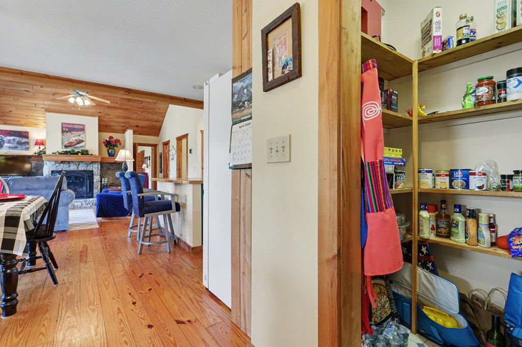 1930 Lakeview Summit Drive Property Photo 27