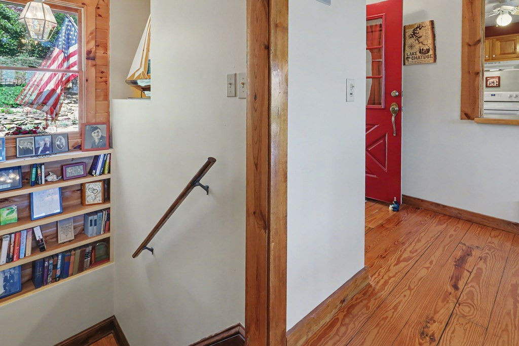 1930 Lakeview Summit Drive Property Photo 37