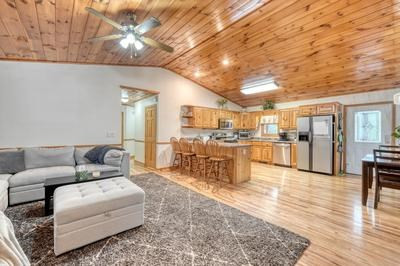 694 Hilltop Road Property Photo 4