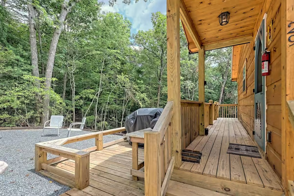 29 Carrolls Ridge Property Photo 6