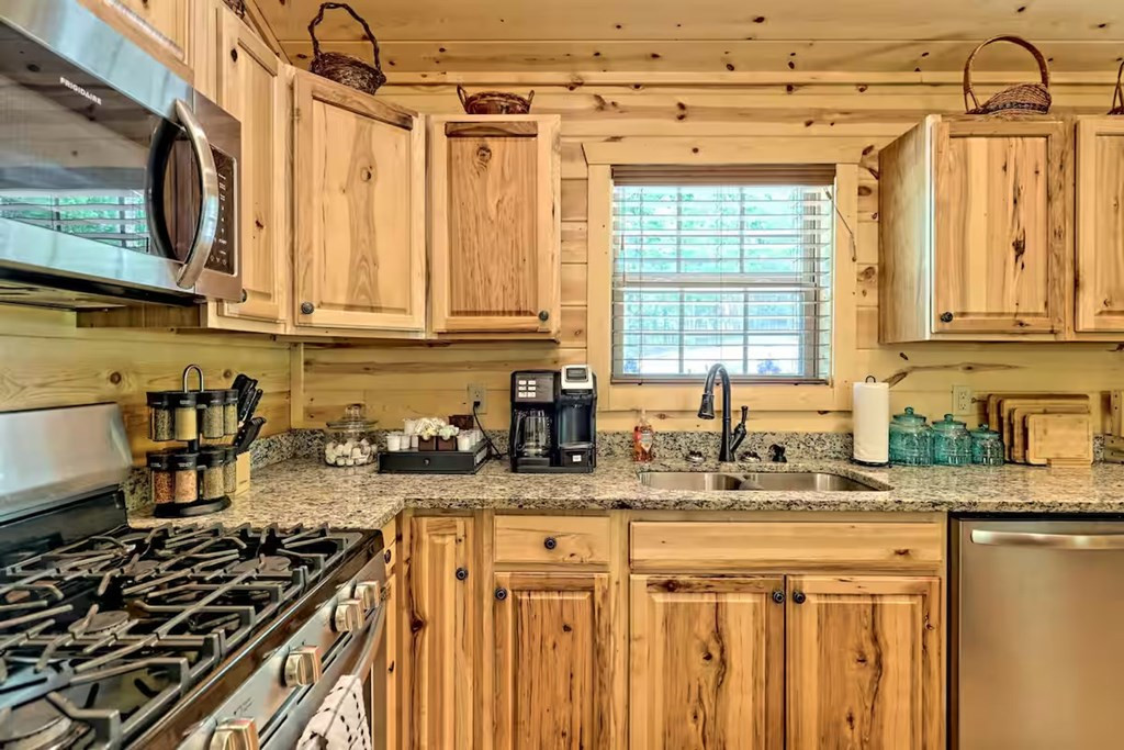 29 Carrolls Ridge Property Photo 15
