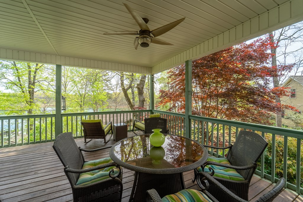 218 Lakeshore Drive Property Photo 23