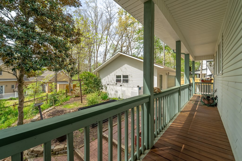 218 Lakeshore Drive Property Photo 25