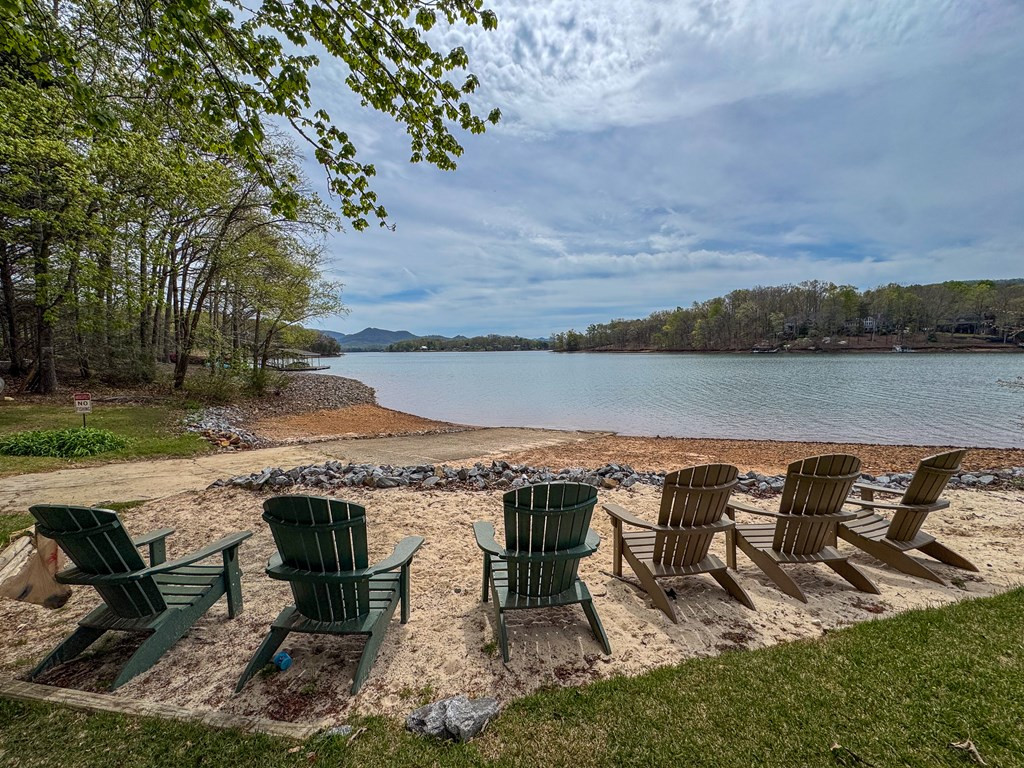 218 Lakeshore Drive Property Photo 33