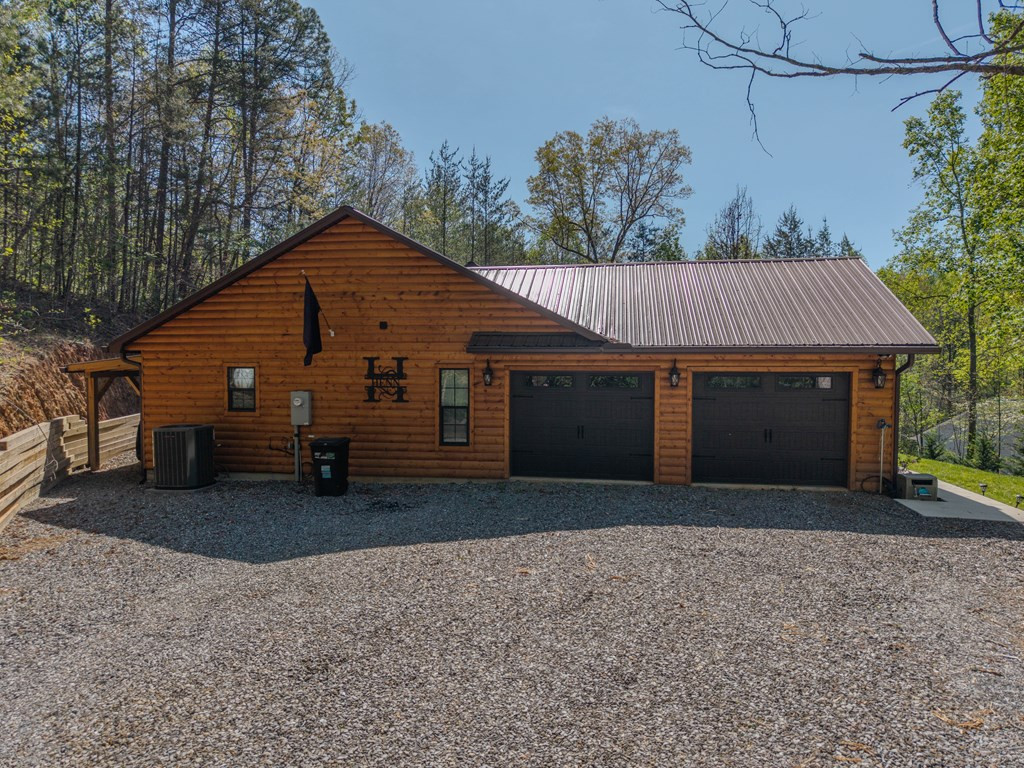190 Galloway Drive Property Photo 2