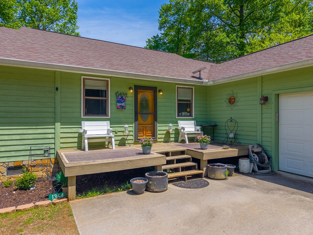 1364 Atoah Road Property Photo 5