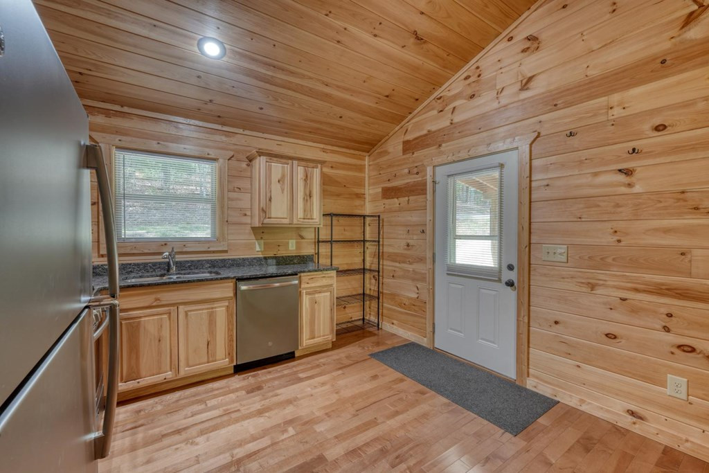 100 Fern Cove Lane Property Photo 28