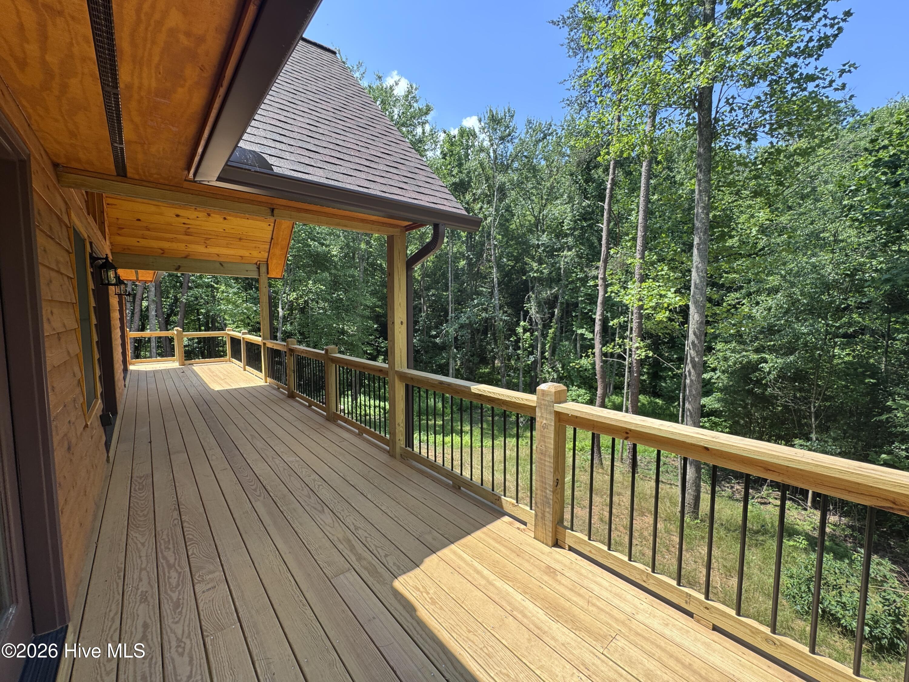 109 Chestnut Oaks Drive Property Photo 12