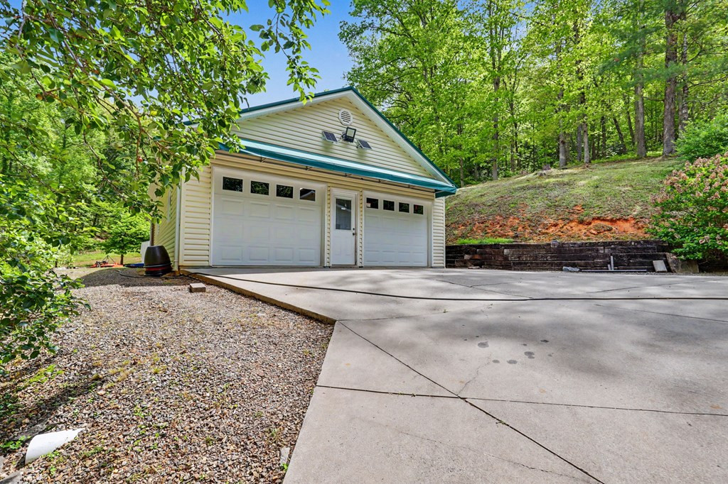522 Fred Amos Road Property Photo 12