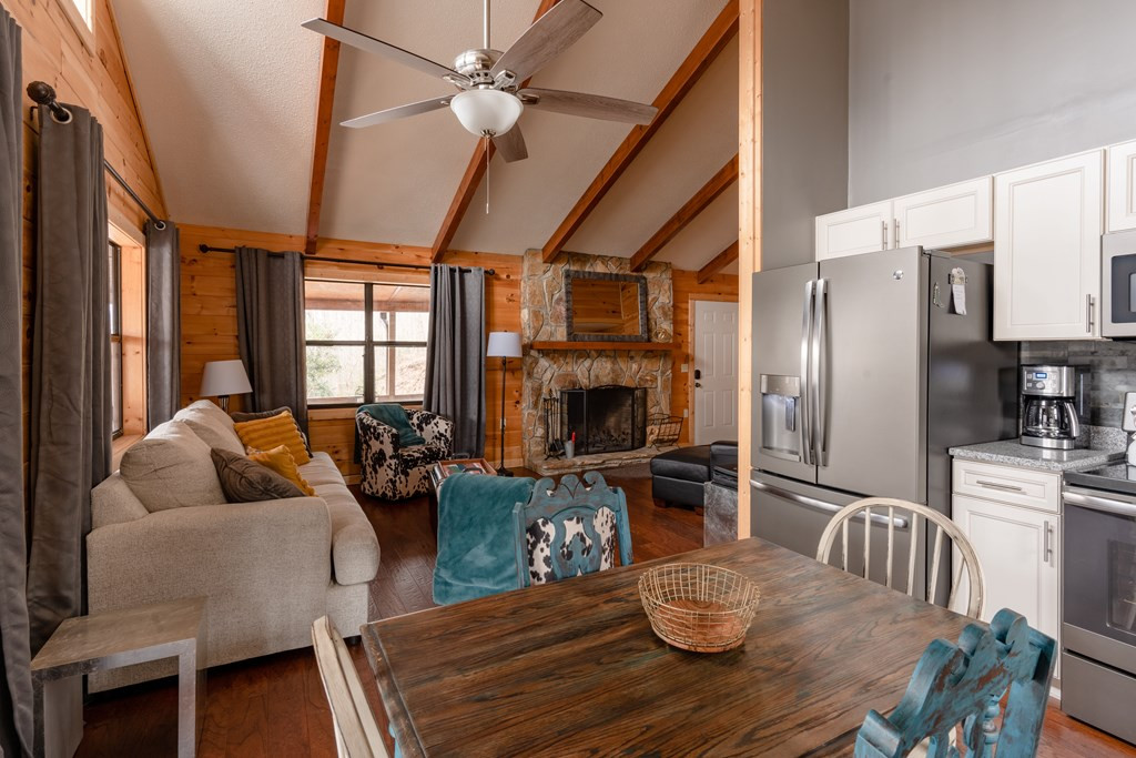 119 Rhododenron Property Photo 4