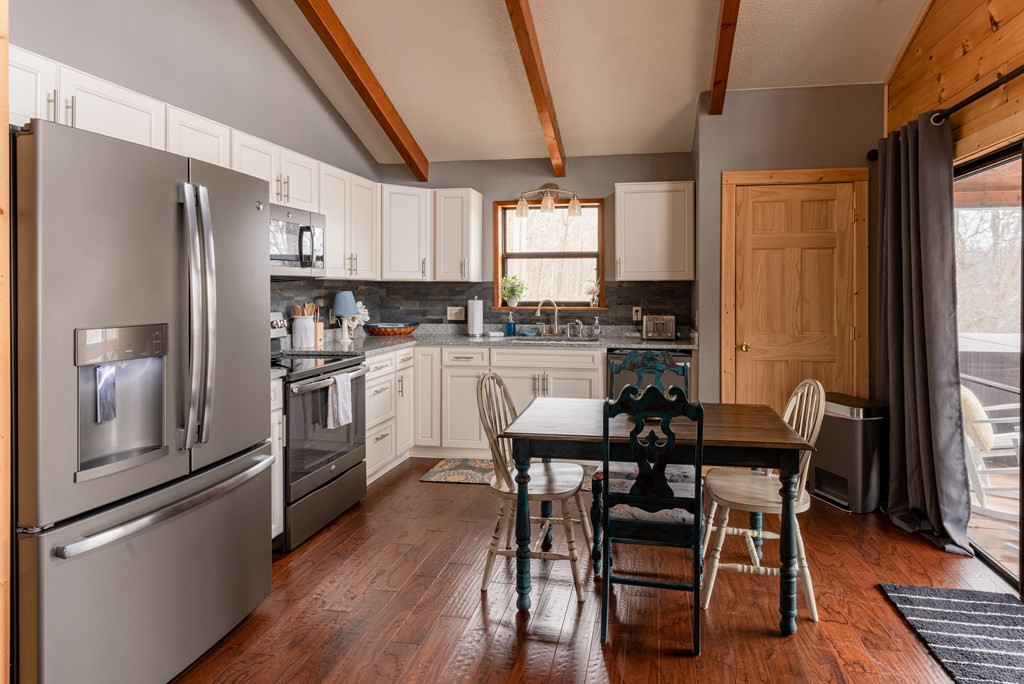 119 Rhododenron Property Photo 5