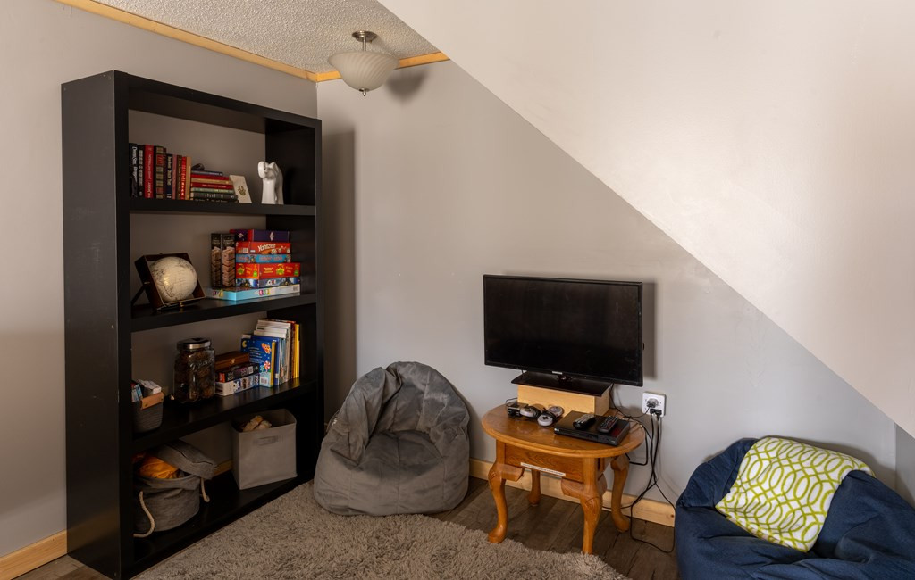 119 Rhododenron Property Photo 9