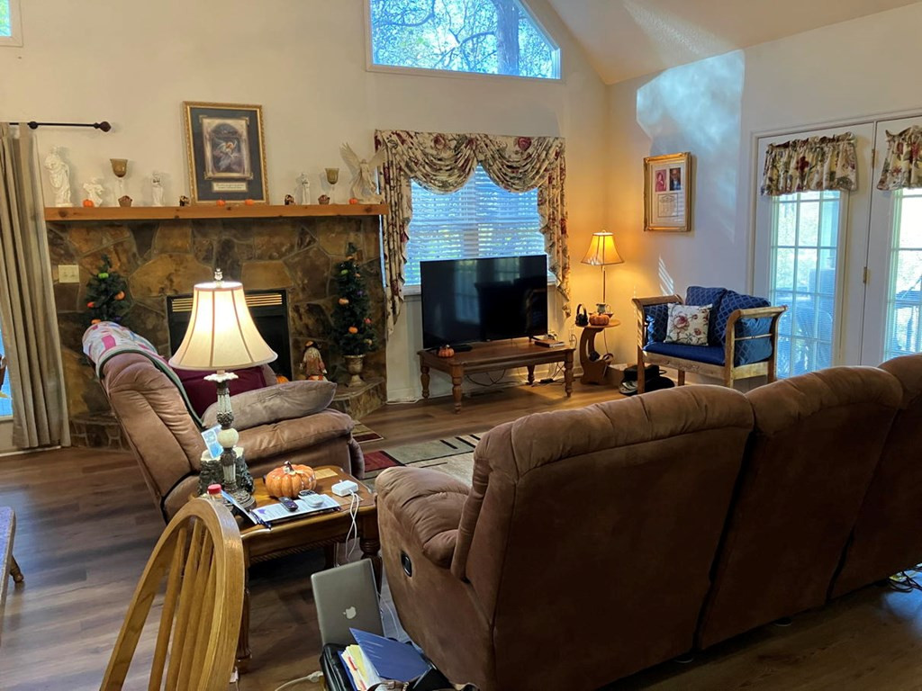 121 White Oak Drive Property Photo 21