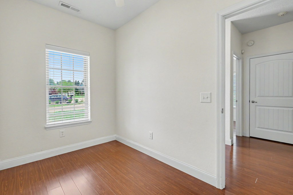 47 Riverwalk Circle Property Photo 35